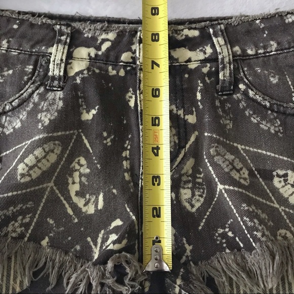 Free People Shibori Print Denim Shorts - Picture 8 of 9